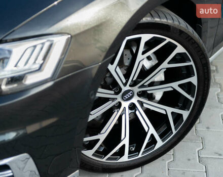 Серый Ауди А8, объемом двигателя 2.97 л и пробегом 95 тыс. км за 75000 $, фото 2 на Automoto.ua