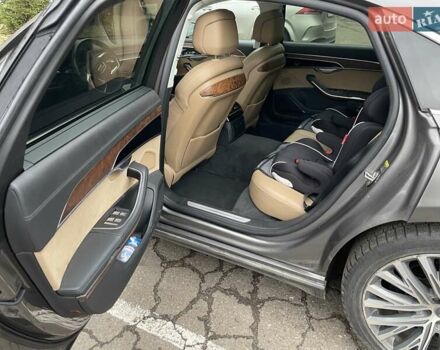 Серый Ауди А8, объемом двигателя 3 л и пробегом 105 тыс. км за 36500 $, фото 6 на Automoto.ua