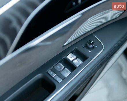 Серый Ауди А8, объемом двигателя 2.97 л и пробегом 95 тыс. км за 75000 $, фото 29 на Automoto.ua