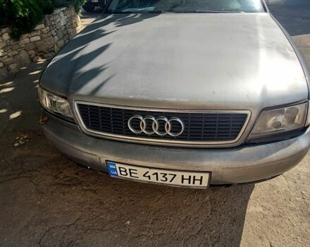 Сірий Ауді A8, об'ємом двигуна 3.7 л та пробігом 297 тис. км за 3500 $, фото 1 на Automoto.ua