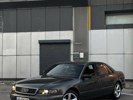 Ауди А8 1996 в Львове на Automoto.ua Серый Ауди А8, объемом двигателя 4.2 л и пробегом 350 тыс. км за 2900 $, фото 1 на Automoto.ua