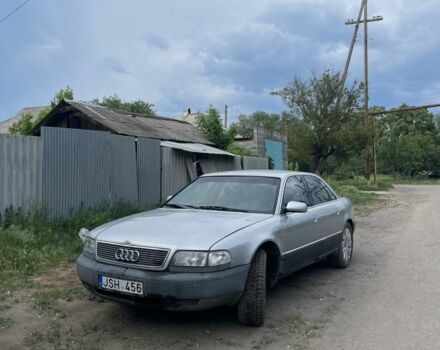 Серый Ауди А8, объемом двигателя 3.7 л и пробегом 300 тыс. км за 1800 $, фото 1 на Automoto.ua