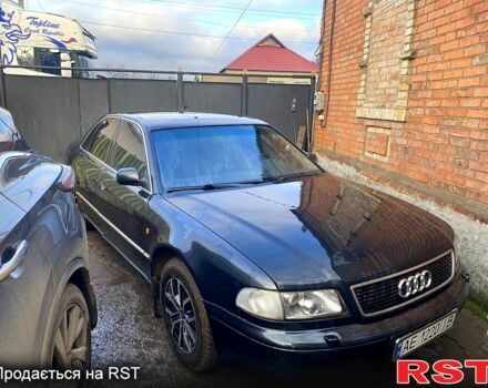 Серый Ауди А8, объемом двигателя 3.7 л и пробегом 308 тыс. км за 5000 $, фото 1 на Automoto.ua