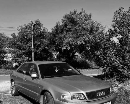 Серый Ауди А8, объемом двигателя 3.7 л и пробегом 300 тыс. км за 3100 $, фото 1 на Automoto.ua