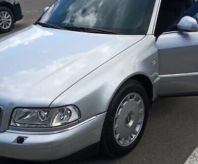 Ауді A8 2001 у Києві на Automoto.ua Сірий Ауді A8, об'ємом двигуна 4.2 л та пробігом 132 тис. км за 55000 $, фото 1 на Automoto.ua