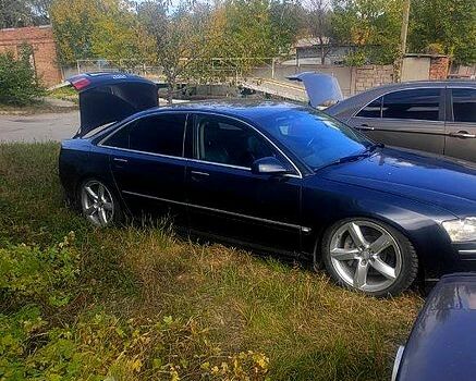 Серый Ауди А8, объемом двигателя 4.2 л и пробегом 320 тыс. км за 4000 $, фото 1 на Automoto.ua