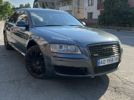 Серый Ауди А8, объемом двигателя 3.7 л и пробегом 300 тыс. км за 5500 $, фото 1 на Automoto.ua