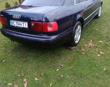 Синий Ауди А8, объемом двигателя 2.5 л и пробегом 350 тыс. км за 3700 $, фото 1 на Automoto.ua