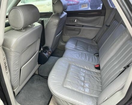 Синий Ауди А8, объемом двигателя 2.5 л и пробегом 300 тыс. км за 3500 $, фото 4 на Automoto.ua