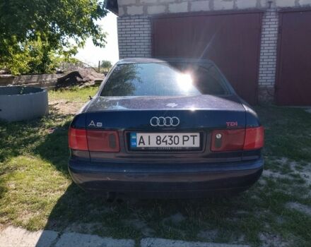 Синий Ауди А8, объемом двигателя 2.5 л и пробегом 430 тыс. км за 2300 $, фото 1 на Automoto.ua