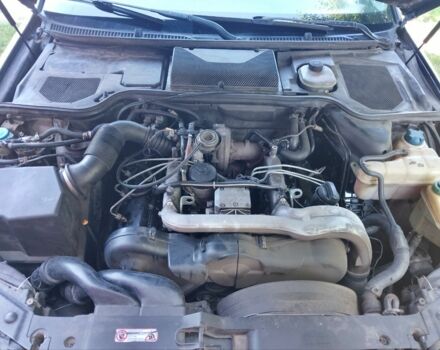 Синий Ауди А8, объемом двигателя 2.5 л и пробегом 430 тыс. км за 2300 $, фото 5 на Automoto.ua