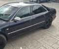 Синий Ауди А8, объемом двигателя 3.7 л и пробегом 350 тыс. км за 3900 $, фото 1 на Automoto.ua