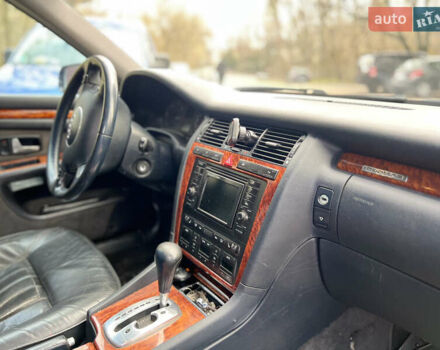 Синий Ауди А8, объемом двигателя 2.5 л и пробегом 387 тыс. км за 4900 $, фото 12 на Automoto.ua
