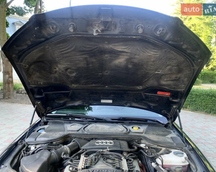 Синий Ауди А8, объемом двигателя 4.2 л и пробегом 366 тыс. км за 7800 $, фото 48 на Automoto.ua