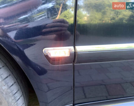 Синий Ауди А8, объемом двигателя 4.2 л и пробегом 366 тыс. км за 7800 $, фото 11 на Automoto.ua