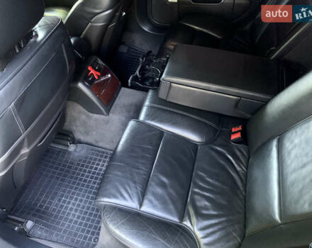 Синий Ауди А8, объемом двигателя 4.2 л и пробегом 366 тыс. км за 7800 $, фото 33 на Automoto.ua