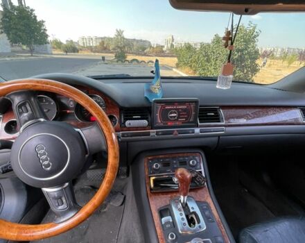 Синий Ауди А8, объемом двигателя 4 л и пробегом 400 тыс. км за 5500 $, фото 5 на Automoto.ua