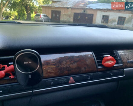 Синий Ауди А8, объемом двигателя 4.2 л и пробегом 366 тыс. км за 7800 $, фото 24 на Automoto.ua