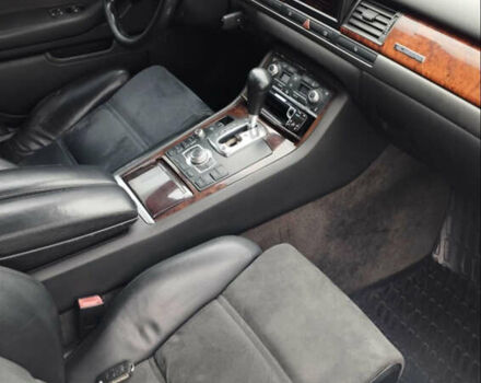 Синий Ауди А8, объемом двигателя 3 л и пробегом 370 тыс. км за 7300 $, фото 11 на Automoto.ua
