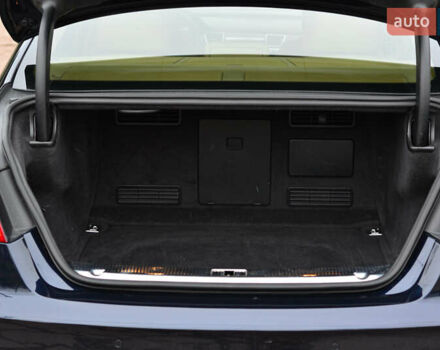 Синій Ауді A8, об'ємом двигуна 3 л та пробігом 240 тис. км за 20000 $, фото 17 на Automoto.ua