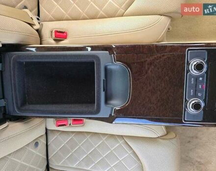 Ауди А8 2013 в Киеве на Automoto.ua Синий Ауди А8, объемом двигателя 3.99 л и пробегом 136 тыс. км за 24000 $, фото 32 на Automoto.ua