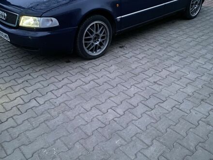 Синій Ауді A8, об'ємом двигуна 2.8 л та пробігом 350 тис. км за 3700 $, фото 1 на Automoto.ua