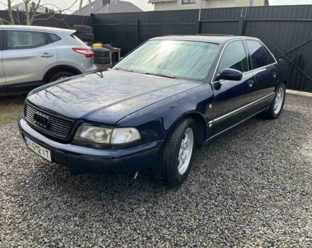 Синий Ауди А8, объемом двигателя 2.5 л и пробегом 300 тыс. км за 3500 $, фото 1 на Automoto.ua