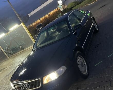 Синий Ауди А8, объемом двигателя 3.7 л и пробегом 320 тыс. км за 2100 $, фото 1 на Automoto.ua