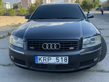 Синий Ауди А8, объемом двигателя 4 л и пробегом 400 тыс. км за 5500 $, фото 1 на Automoto.ua