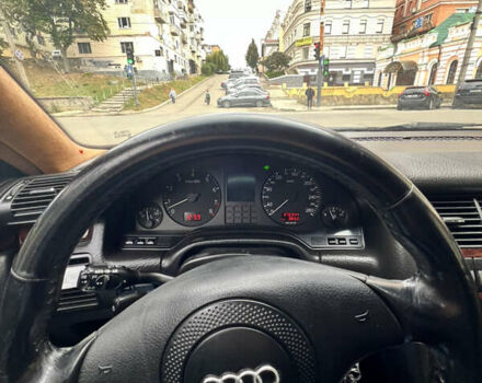 Ауди А8 1995 в Киеве на Automoto.ua Зеленый Ауди А8, объемом двигателя 4.2 л и пробегом 370 тыс. км за 5100 $, фото 26 на Automoto.ua