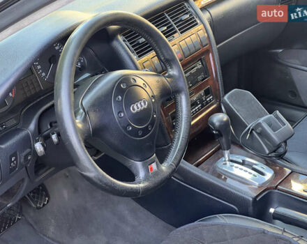 Зелений Ауді A8, об'ємом двигуна 3.7 л та пробігом 280 тис. км за 5600 $, фото 5 на Automoto.ua