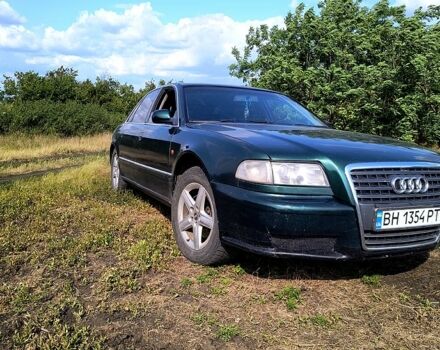 Зеленый Ауди А8, объемом двигателя 2.5 л и пробегом 500 тыс. км за 5500 $, фото 1 на Automoto.ua