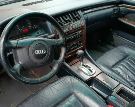 Зеленый Ауди А8, объемом двигателя 2.5 л и пробегом 270 тыс. км за 1999 $, фото 10 на Automoto.ua