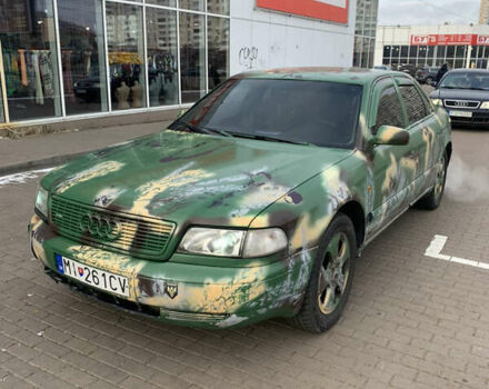 Зеленый Ауди А8, объемом двигателя 3.7 л и пробегом 214 тыс. км за 2390 $, фото 3 на Automoto.ua