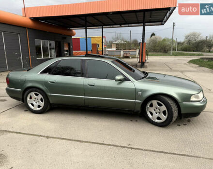 Зелений Ауді A8, об'ємом двигуна 3.3 л та пробігом 320 тис. км за 6500 $, фото 29 на Automoto.ua