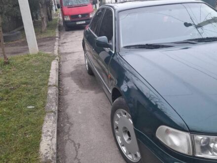 Ауді A8 1996 у Здолбунове на Automoto.ua Зелений Ауді A8, об'ємом двигуна 4.2 л та пробігом 360 тис. км за 3800 $, фото 1 на Automoto.ua
