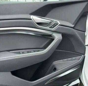 Белый Ауди Другая, объемом двигателя 0 л и пробегом 22 тыс. км за 26900 $, фото 9 на Automoto.ua