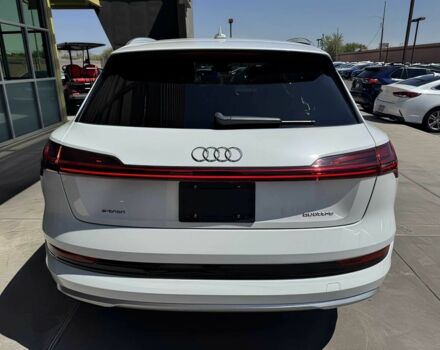 Белый Ауди Другая, объемом двигателя 0 л и пробегом 11 тыс. км за 21000 $, фото 5 на Automoto.ua