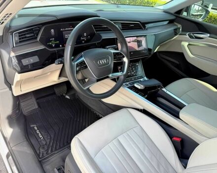 Білий Ауді Інша, об'ємом двигуна 0 л та пробігом 22 тис. км за 26568 $, фото 6 на Automoto.ua