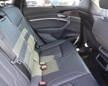 Белый Ауди Другая, объемом двигателя 0 л и пробегом 14 тыс. км за 12500 $, фото 9 на Automoto.ua