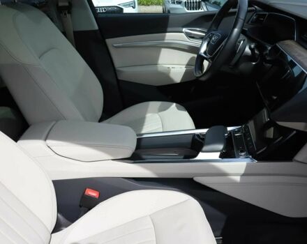 Білий Ауді Інша, об'ємом двигуна 0 л та пробігом 19 тис. км за 13000 $, фото 6 на Automoto.ua