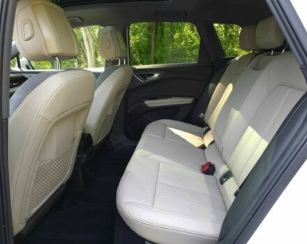 Білий Ауді Інша, об'ємом двигуна 0 л та пробігом 25 тис. км за 32000 $, фото 12 на Automoto.ua