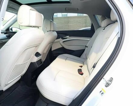 Белый Ауди Другая, объемом двигателя 0 л и пробегом 17 тыс. км за 24800 $, фото 11 на Automoto.ua