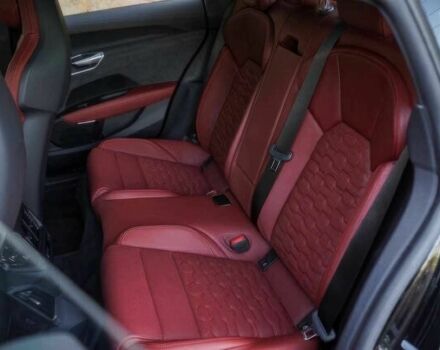 Чорний Ауді Інша, об'ємом двигуна 0 л та пробігом 19 тис. км за 34000 $, фото 10 на Automoto.ua