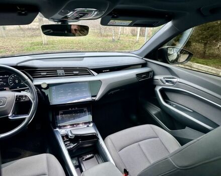 Чорний Ауді Інша, об'ємом двигуна 0 л та пробігом 180 тис. км за 25000 $, фото 14 на Automoto.ua