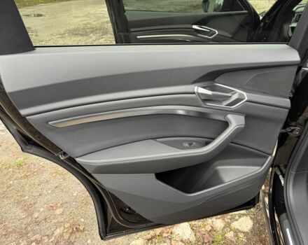 Черный Ауди Другая, объемом двигателя 0 л и пробегом 126 тыс. км за 24000 $, фото 10 на Automoto.ua