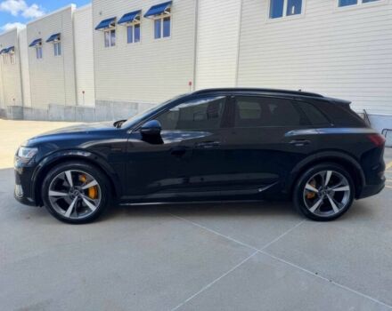 Чорний Ауді Інша, об'ємом двигуна 0 л та пробігом 13 тис. км за 14800 $, фото 4 на Automoto.ua