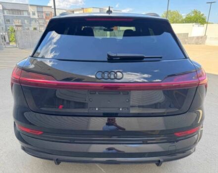 Чорний Ауді Інша, об'ємом двигуна 0 л та пробігом 13 тис. км за 14800 $, фото 6 на Automoto.ua