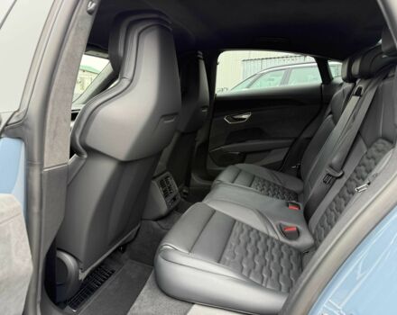 Сірий Ауді Інша, об'ємом двигуна 0 л та пробігом 7 тис. км за 78000 $, фото 16 на Automoto.ua