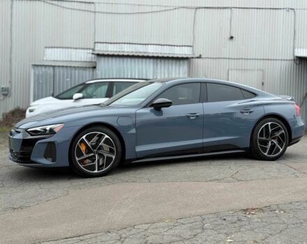 Сірий Ауді Інша, об'ємом двигуна 0 л та пробігом 7 тис. км за 78000 $, фото 5 на Automoto.ua